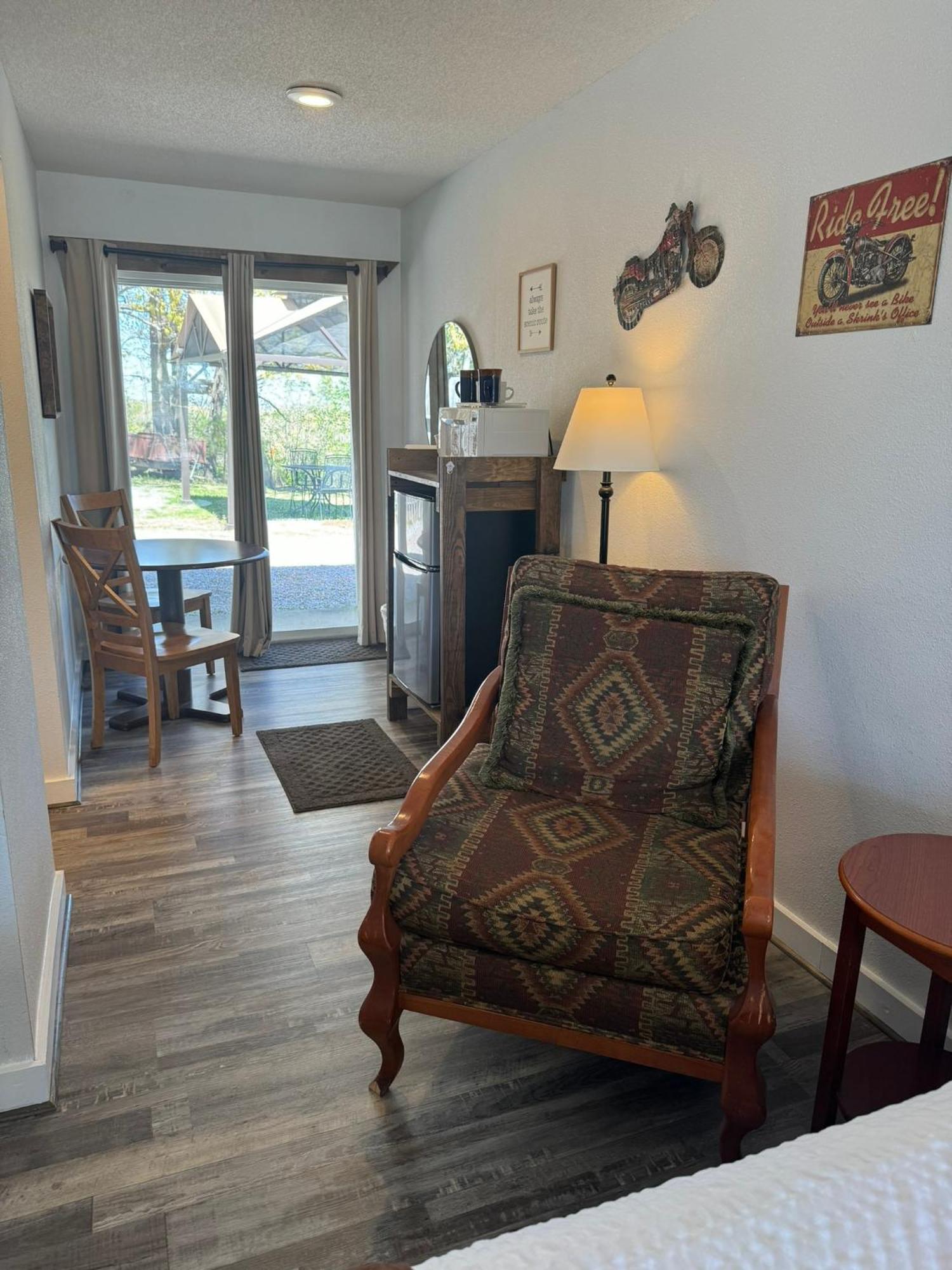 Mountain View Guest Motel Екстериор снимка