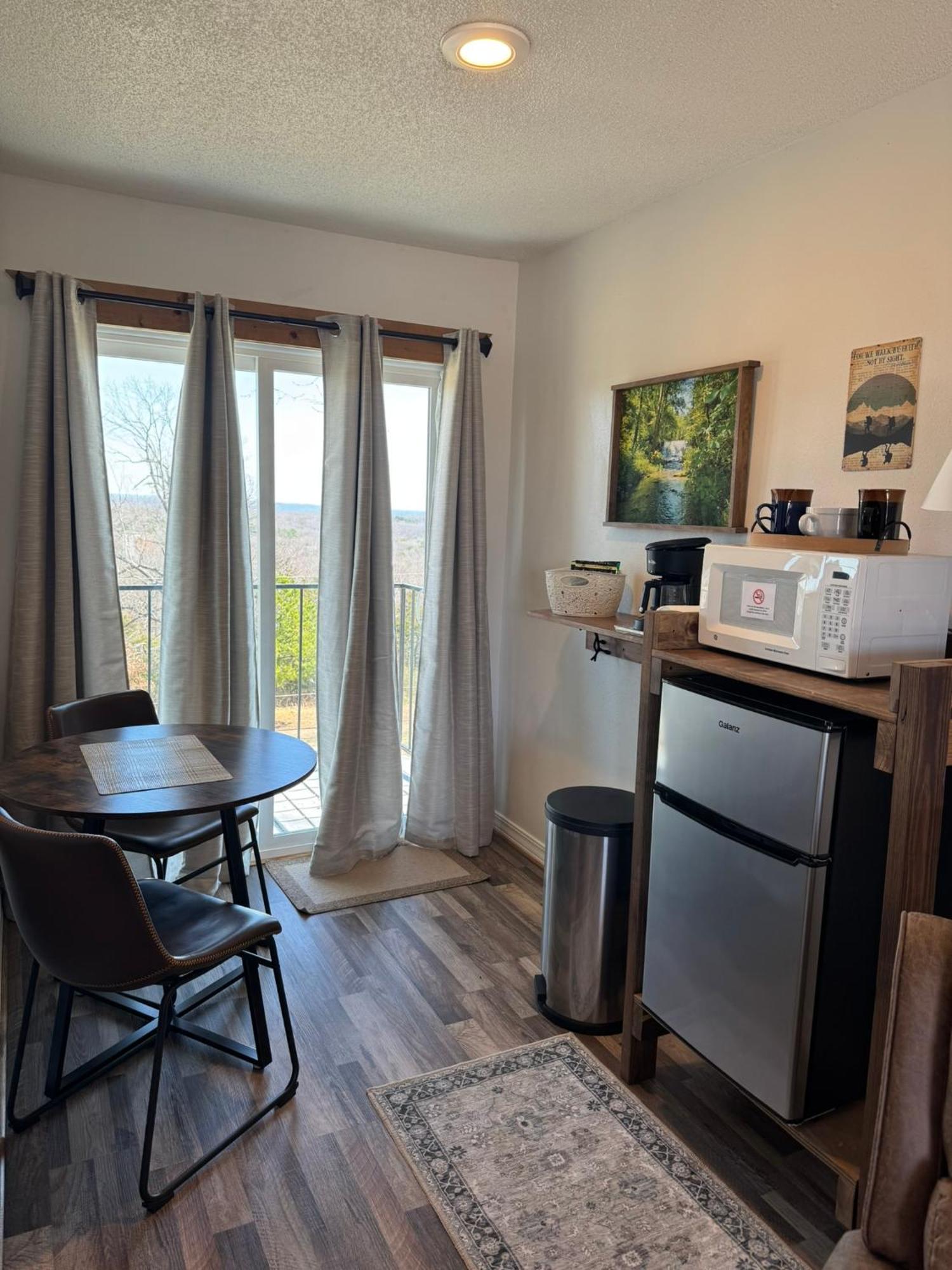 Mountain View Guest Motel Екстериор снимка